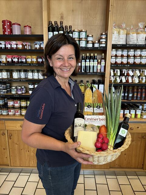 Friederike Schneider vom Genussladen Bad Fischau-Brunn. | Foto: Jedlicka