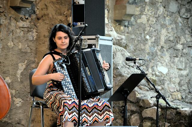 Marina Lazic, Akkordeon, ist erstmals dabei