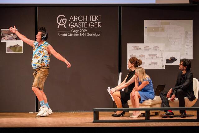 Bühnenszene "Die Niere" im LMS-Saal. | Foto: Helmut Lackner
