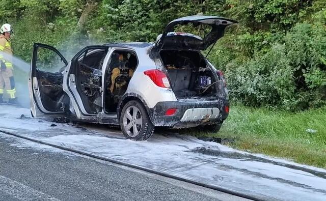 Auch die Feuerwehren Eben und Altenmarkt wurden zu einem Autobrand alarmiert. | Foto: Freiwillige Feuerwehr Altenmarkt im Pongau