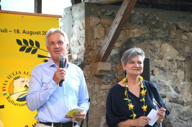 Eröffnung durch Bürgermeister und Intendantin