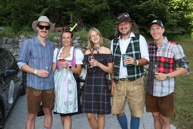 Mir dabei: Christopher Krenn (r.), Geschäftsführer Bärenbikes Villach | Foto: MeinBezirk.at