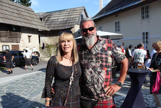 Elena und Mario haben den Kirchtag in vollen Zügen genossen. | Foto: MeinBezirk.at