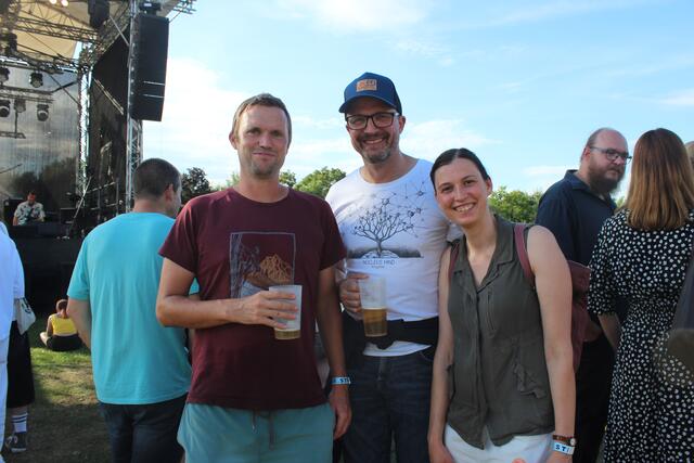 Heimo, Alexo und Eva kamen zur Unterstützung einer befreundeten Band. | Foto: Vanessa Huber