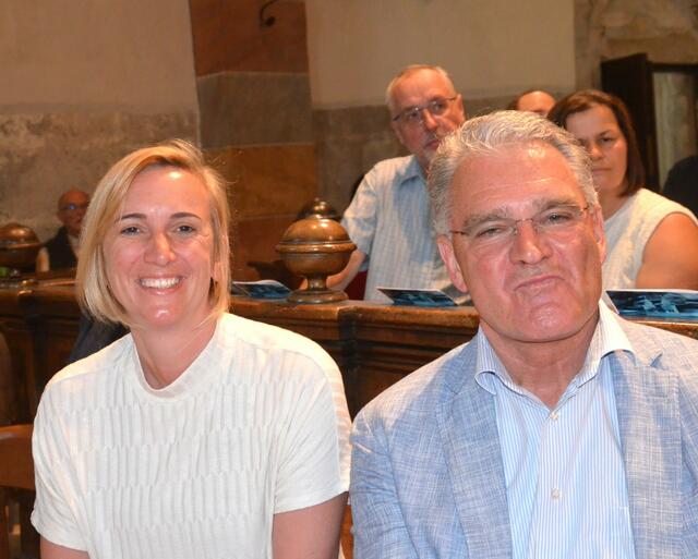 Bei der Eröffnung: Marianne Schneider und Alex Thoma