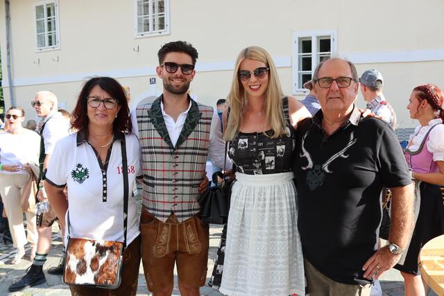 V.l.n.r.: Daniela, Sandro, Sandra und Gerhard | Foto: MeinBezirk.at