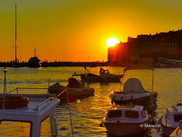 Sonnenuntergang am Pier, Kroatien