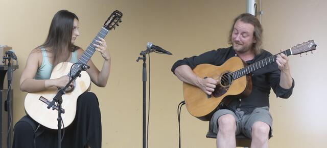 Crossing Strings: Markus Schlesinger und Carina Maria Linder  | Foto: Gerhard MALY