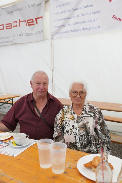 Friedl Döller und Hermine Weninger lobten die Küche.
