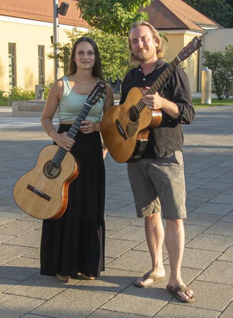 Crossing Strings: Markus Schlesinger und Carina Maria Linder  | Foto: Gerhard MALY