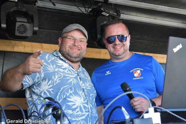 DJ Sammy und HBI Michael Wurm  | Foto: Gerald Dreisiebner