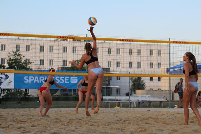 Angriff Pia Brunner | Foto: Volleyboi Zell am See