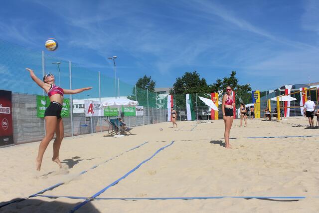 Sprungservice Lea Oberkofler | Foto: Volleyboi Zell am See