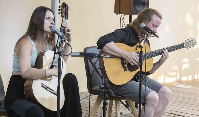 Crossing Strings: Markus Schlesinger und Carina Maria Linder  | Foto: Gerhard MALY