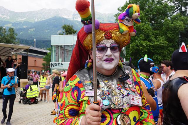 Rosa moderierte nach der Parade den Abend. | Foto: MeinBezirk/ Lisa Kropiunig