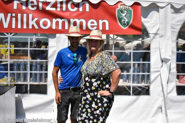 OBI Christian Reisenhofer mit Lebensgefährtin Anja Bayer  | Foto: Gerald Dreisiebner