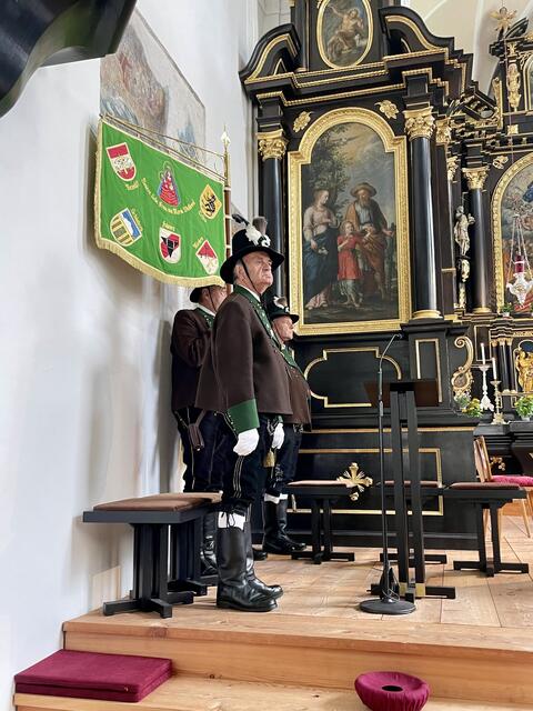 Standarte und Abordnung des Schützenbataillons Stubai. | Foto: Victoria Hörtnagl/Mair