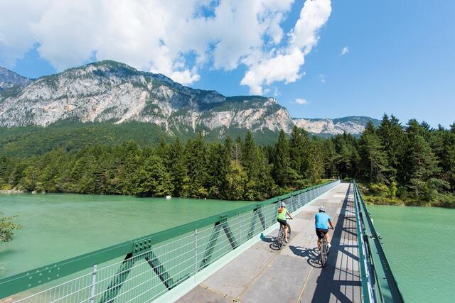 Mit dem Rad das Naturjuwel Schütt entdecken.  | Foto: Gerdl