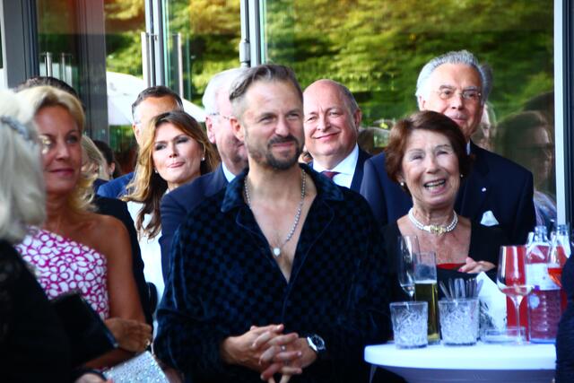 Philipp Hochmair und das Jedermann-Ensemble waren sehr gefragt.
 | Foto: Martin Schöndorfer, 2024