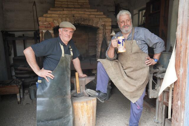 Der Schmied und sein Geselle (v.r.n.l.) | Foto: Andrea Glatzer