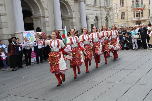 Die bulgarische Tanzgruppe | Foto: Edith Ertl