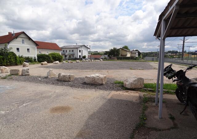 Der Bahnhof Lungitz wurde schon modernisiert. Anfang 2025 ist der Baustart für die dazugehörige Park-and-ride-Anlage vorgesehen, wie die ÖBB informieren. | Foto: Klausberger