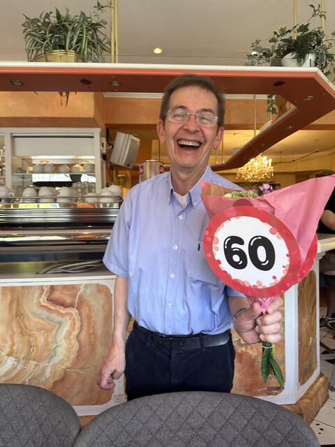 Harald Schnuderl eröffnete in den 80er-Jahren die beliebte Harry S.-Bar, die der heutigen Generation als American Bar bekannt ist.  | Foto: Hollinger