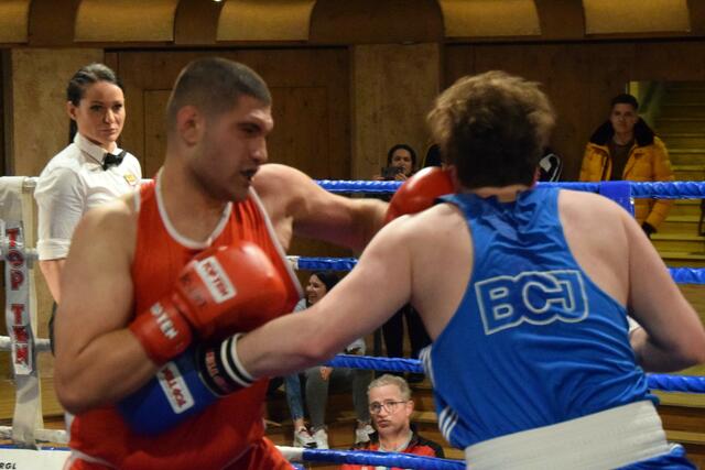Heute spielt im Amateur-Boxsport nicht nur Kraft eine Rolle. Ausdauer, Präzision, Taktik, Beinarbeit, Schlagkraft, Fitness und eine hohe Trainingsbereitschaft werden den Boxsportsportlern abverlangt. | Foto: Schwaighofer