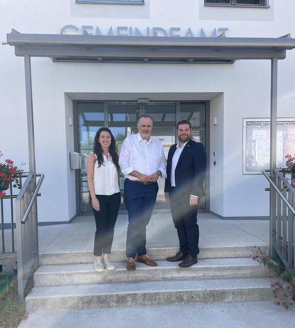 Vizebürgermeisterin Eva Schachinger-Bauer, Landeshauptmann Hans Peter Doskozil und Bürgermeister Christian Kurz | Foto: Gemeinde Pöttelsdorf