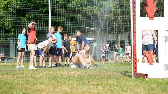 Geschicklichkeit war etwa beim Zielspritzen gefragt. | Foto: BFVFB / Christian Karner
