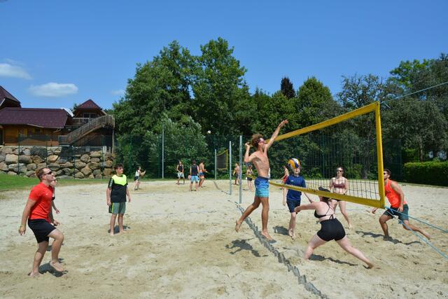 Action im Sand: Die Landjugendmitglieder lieferten sich einen spannenden Wettkampf. | Foto: Landjugend Bezirk Deutschlandsberg
