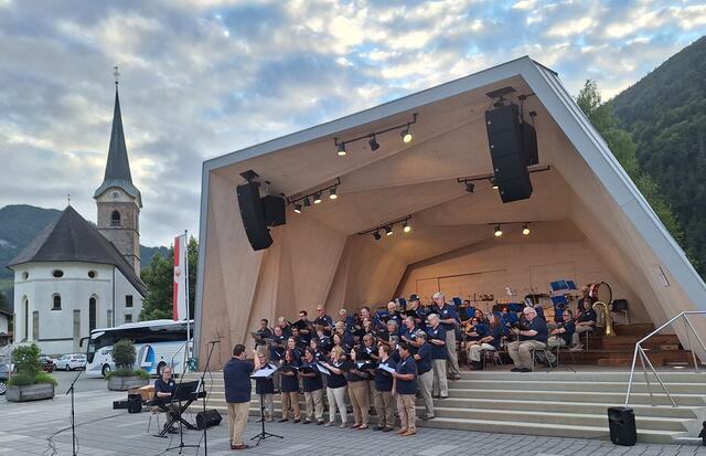 Mit einem beeindruckenden Konzert begeisterte die American Music Abroad (AMA) die Zuhörer bei ihrem Gastauftritt in Kirchdorf 