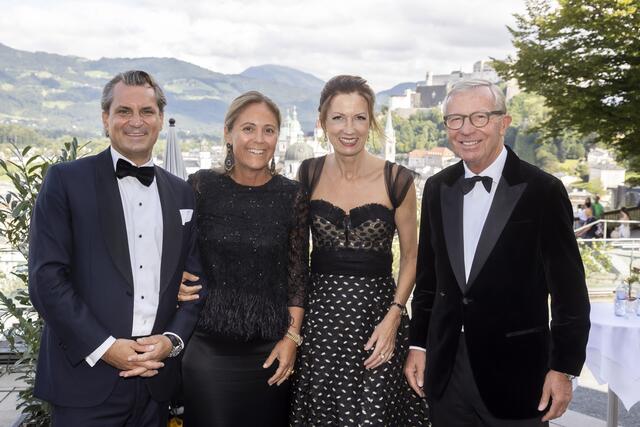 IV Präsident Salzburg Peter Unterkofler mit Gattin Barbara Unterkofler, Irene Schulte (GF IV Salzburg) und Landeshauptmann Wilfried Haslauer | Foto: IV-Salzburg / wildbild