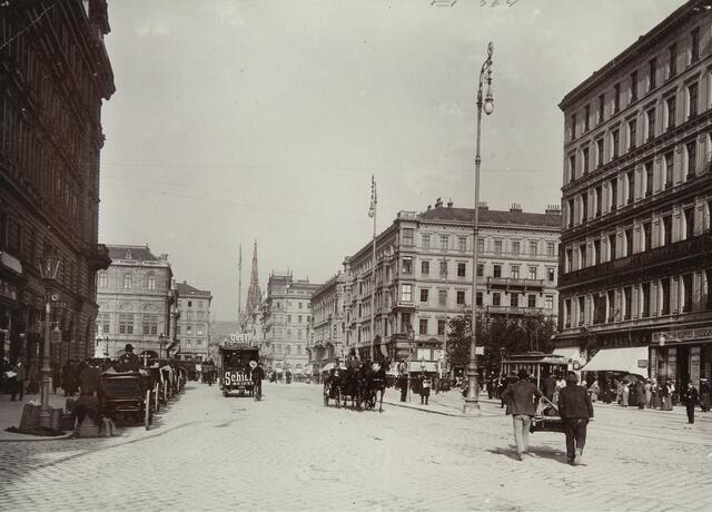 Blick vom Karlsplatz auf die Kärntner Straße. Links die k.k. Hofoper. Um 1895. | Foto: Sammlung Hubmann / brandstaetter images / picturedesk.com