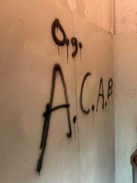 Polizei-Feindliche Parolen sind weder effektiv noch schön - außerdem Strafbar. | Foto: LPD