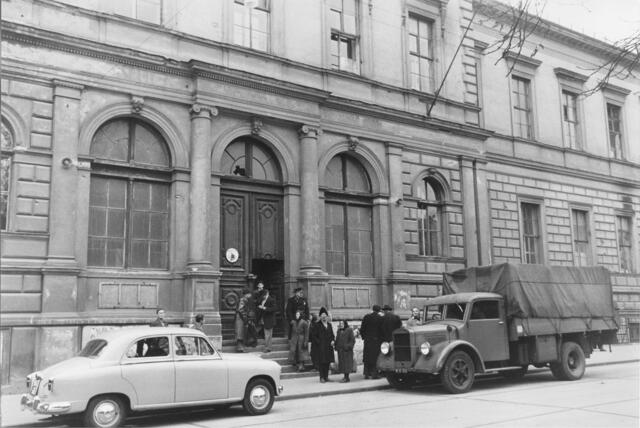 Das Gebäude kurz vor dem Abriss im Jahr 1960. | Foto: Votava / brandstaetter images / picturedesk.com