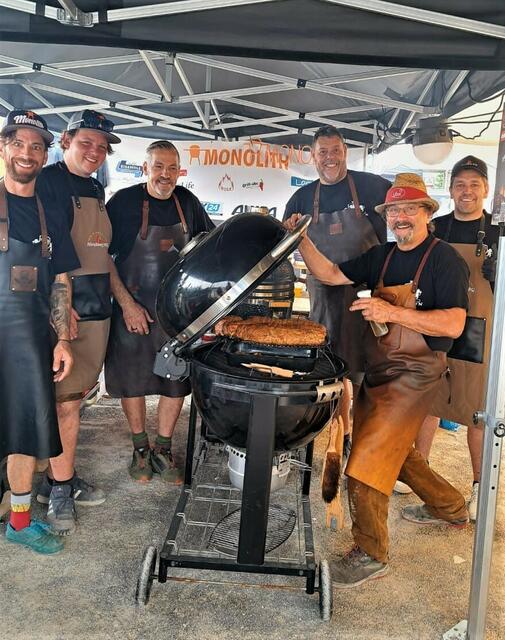 Rene Vogel, Daniel Samselnig, Walter Herskovets,  Georg Holzhammer, Leo Gradl und Christian Ebner jubelten über den Weltmeistertitel. | Foto: Grill-ABC