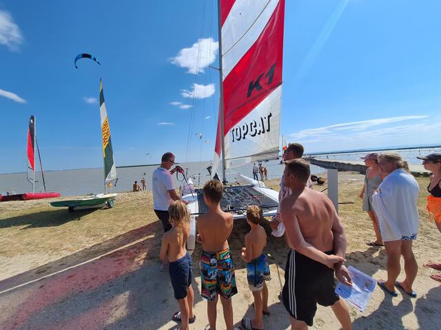 Besonders beliebt war die Segelstation vom Verein Lakeside Sailing Club (LSC), betreut unter anderem von Obmann Ludwig Gussenbauer.  | Foto: Sportunion Burgenland