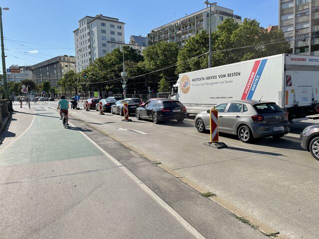 Eine Untertunnelung am Kai wurde damals ebenfalls angedacht, um für mehr Raum am Schwedenplatz zu sorgen. U-Bahn und Parkanlagen hätten das zu einer Herausforderung gemacht. | Foto: Maximilian Spitzauer/ Mein Bezirk