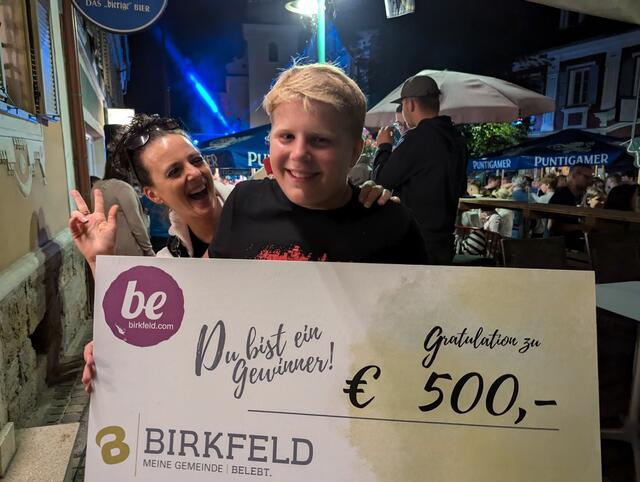 Der 3. Hauptpreis ging an den jungen Mann. | Foto: @JoglArt