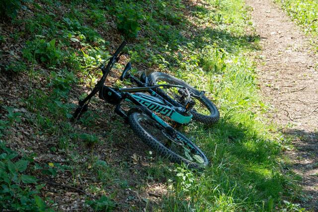 Die Radfahrerin übersah ein Schlagloch und stürzte schwer. | Foto: DOKU NÖ