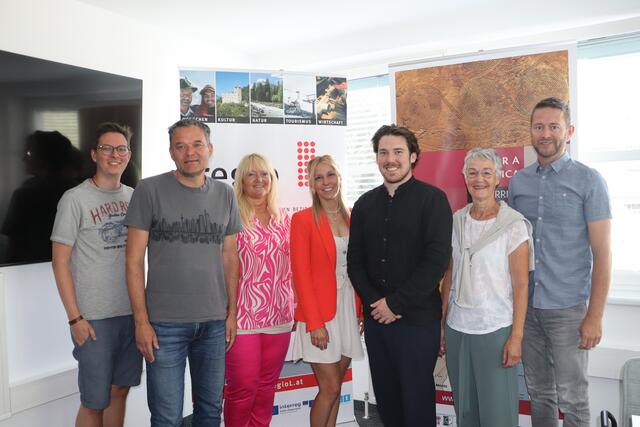 Das RegioL Team mit Philipp Machac (MINT Oberland) sowie Regina und Reinhard Walch (Phönix Weg Fendels). | Foto: Seelos