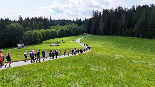 Weinwanderung 2024 mit 80 Teilnehmern. | Foto: Philipp Dorfer