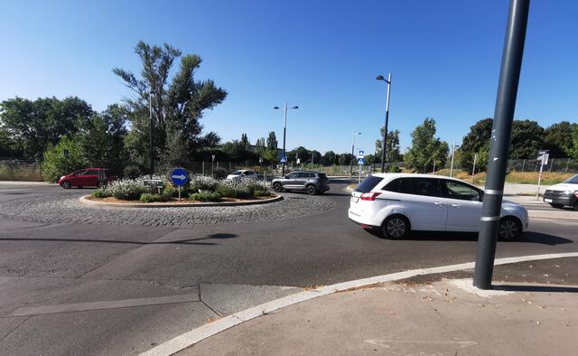 Der Kreisverkehr bei der Benyastraße. Hier komme es regelmäßig zu brenzligen Situationen, so Tanja Grossauer-Ristl.  | Foto: Grüne Meidling
