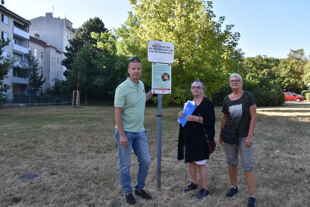 Günter Kasal (Team HC), Gerlinde Georgsdorf (M.) und Marion Walder fürchten um den Lebensraum der Feldhamster. | Foto: Karl Pufler/MeinBezirk