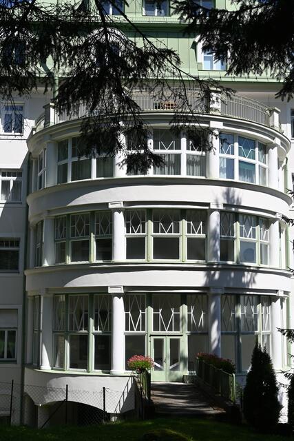 Seitlicher Ausgang vom Hotel Panhans in Richtung des Bades