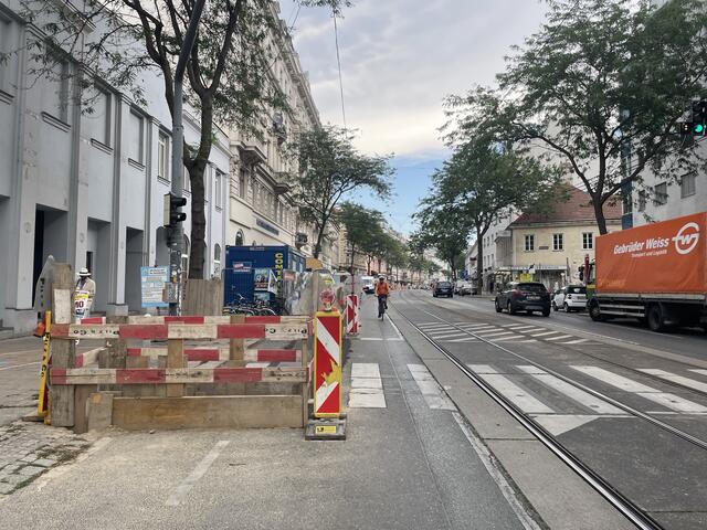 Radfahrer sind bis zuletzt noch auf dem halben Radweg gefahren. | Foto: Patricia Hillinger