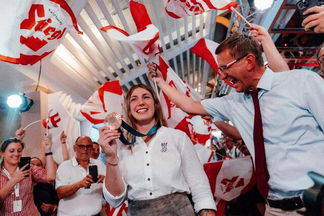 Rot-weiß-roter Medaillenjubel im Austria House. | Foto: ÖOC/ Michael Meindl