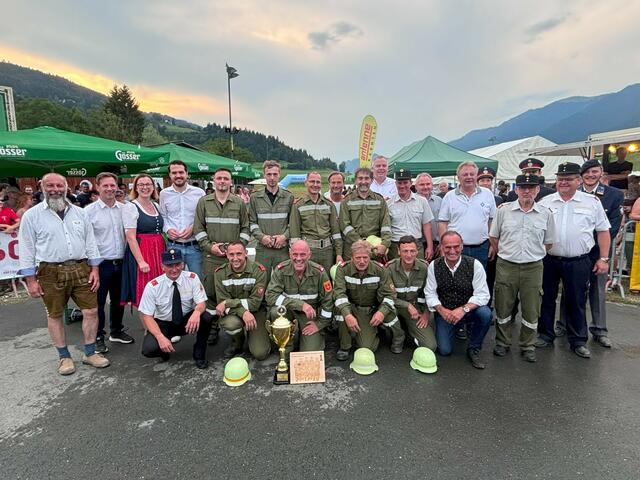 Strahlen über das ganze Gesicht: die Sieger, die FF Köstendorf | Foto: Freiwillige Feuerwehr Hermagor