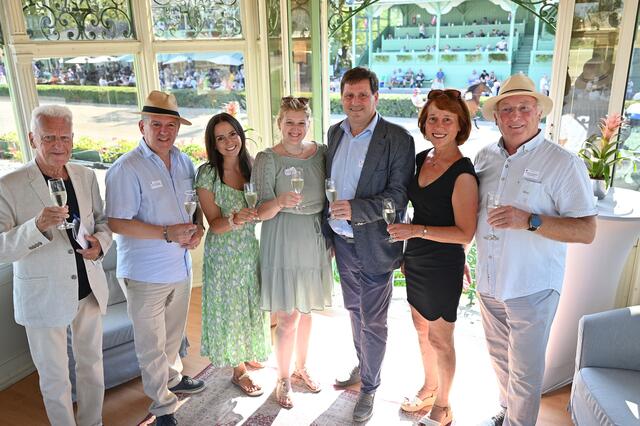 Siegfried Lang, Otto Wolkerstorfer (Generalsekretär Gesellschaft der Freunde Badens), Patricia Stöckl, GR Patrizia Wolkerstorfer, Bürgermeister Stefan Szirucsek, StR Angela Stöckl-Wolkerstorfer und Herwig Schneider (Trabrennverein Baden). | Foto: 2024psb/sap